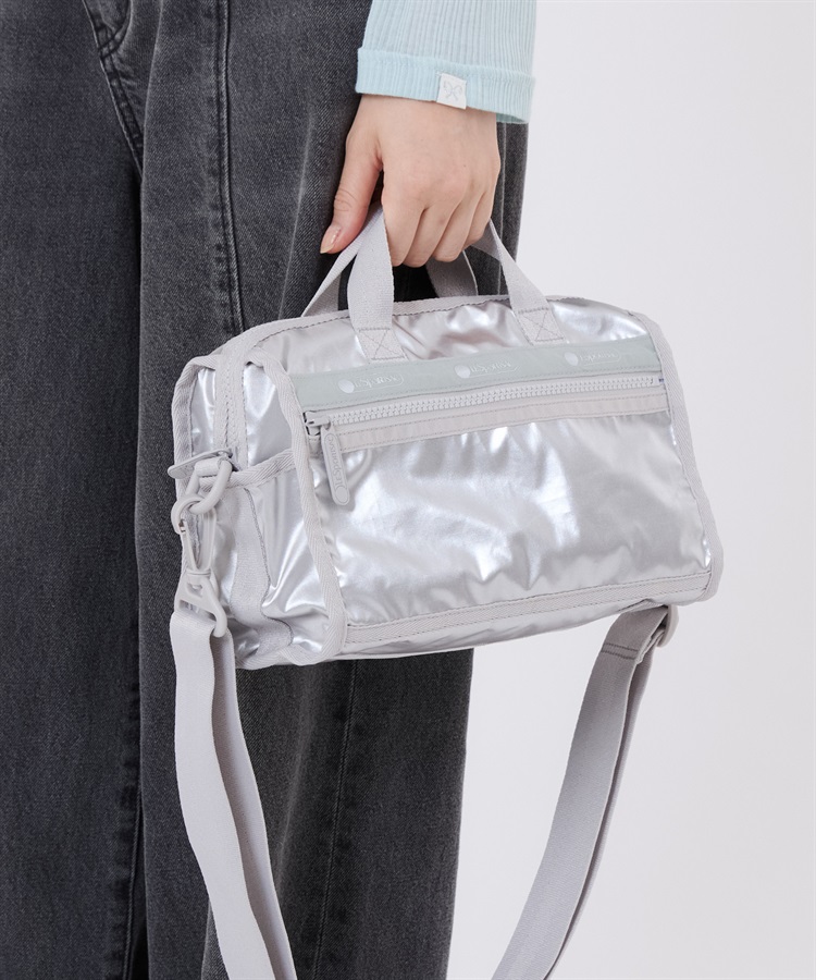 魔導の力を持つ少女、ティナ | ボーダーレスfoil 日本語版 ケース付き MINI DUFFEL CROSSBODY｜ショルダーバッグ/斜め掛け｜バッグ