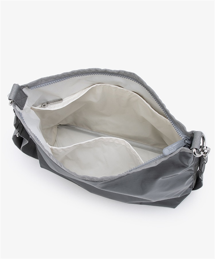 naoken 18様【美品　EA　メンズバッグ】グレー　メタルロゴ MEDIUM ZIP SHOULDER｜ショルダーバッグ/斜め掛け｜バッグ