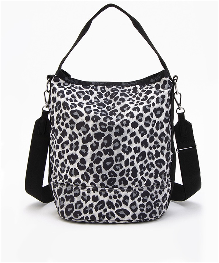【レスポートサック】アニマル レオパード ショルダーバッグ 総柄 黒×グレー LeSportsac（レスポートサック） ショルダーバッグ バッグ E/W CITY