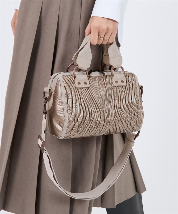 新品未使用　De bon coeur マトラッセ　パーカー 空紡糸裏毛 中華そば猫 プルパーカー go slow caravan 332609 ゴー