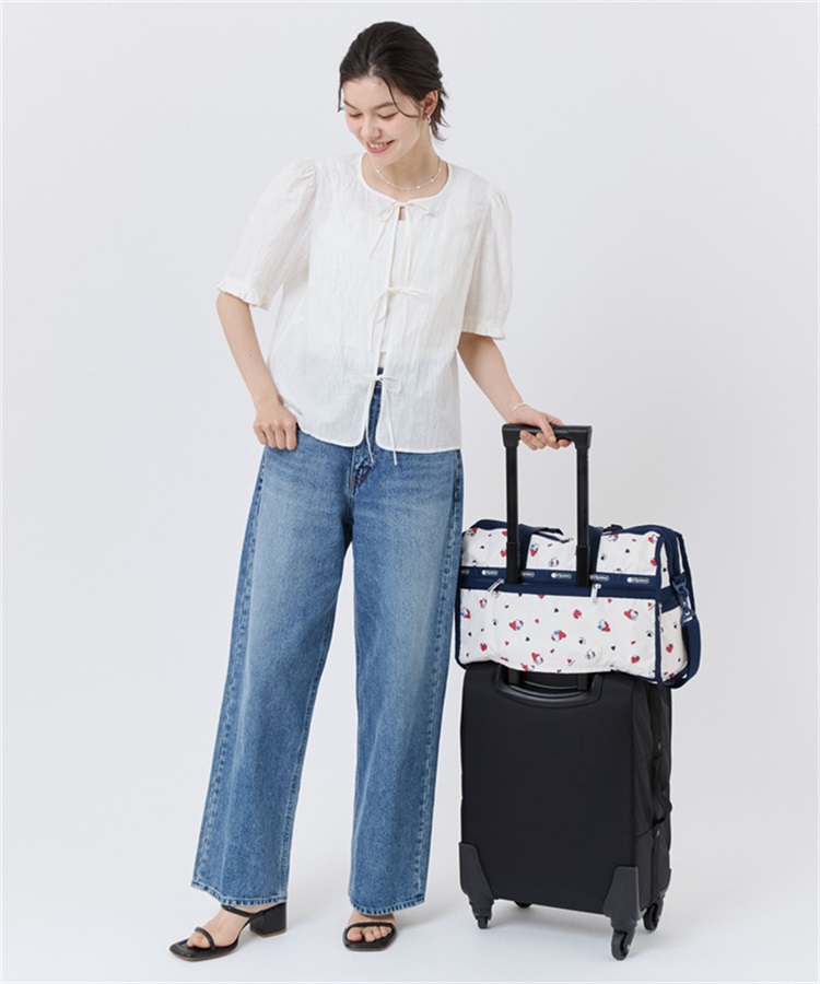 LeSportsac×Hello Kitty】DELUXE MED WEEKENDER｜ボストンバッグ