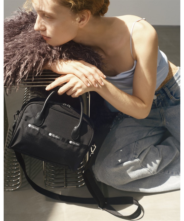 LeSportsac × FRAY I.D】SQUARE TH CROSSBODY ブラックFRクロスボディ