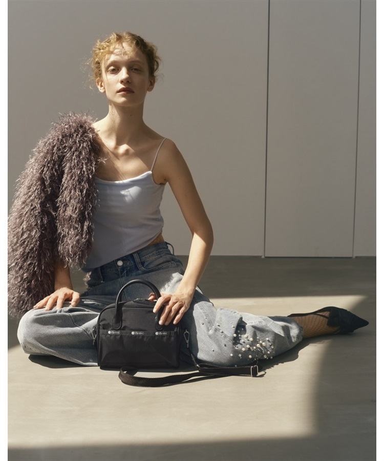 ゆき新品未使用❣️FRAY I.D アンゴラＶネックプルオーバー グレー LeSportsac × FRAY I.D】SQUARE TH CROSSBODY ブラックFRクロスボディ