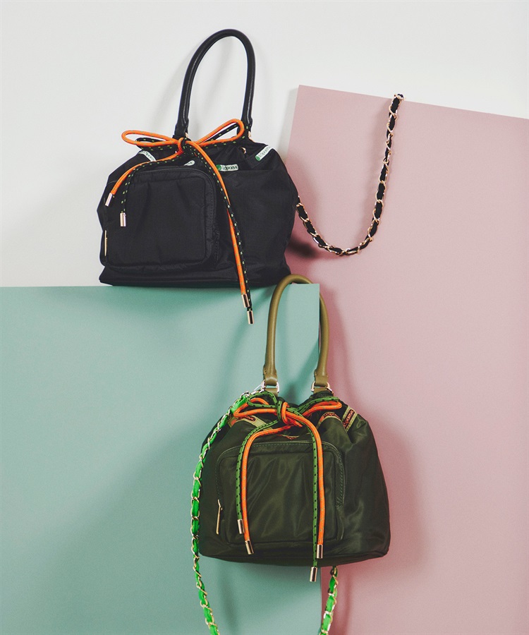 LeSportsac アトリエ　ドローストリングチェーンバッグ　巾着バッグ　黒 LeSportsac アトリエ ドローストリングチェーンバッグ 巾着バッグ 黒
