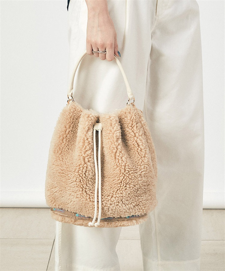レスポートサック アトリエ 現行品 ファーDRAWSTRING BAG ベージュ LeSportsac Atelier】MED DRAWSTRING BAG｜ショルダーバッグ