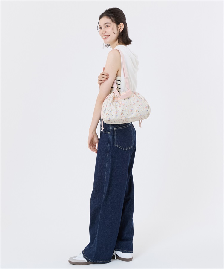 LeSportsac×familiar】E/W TOWN DRAWSTRING BAG｜ショルダーバッグ