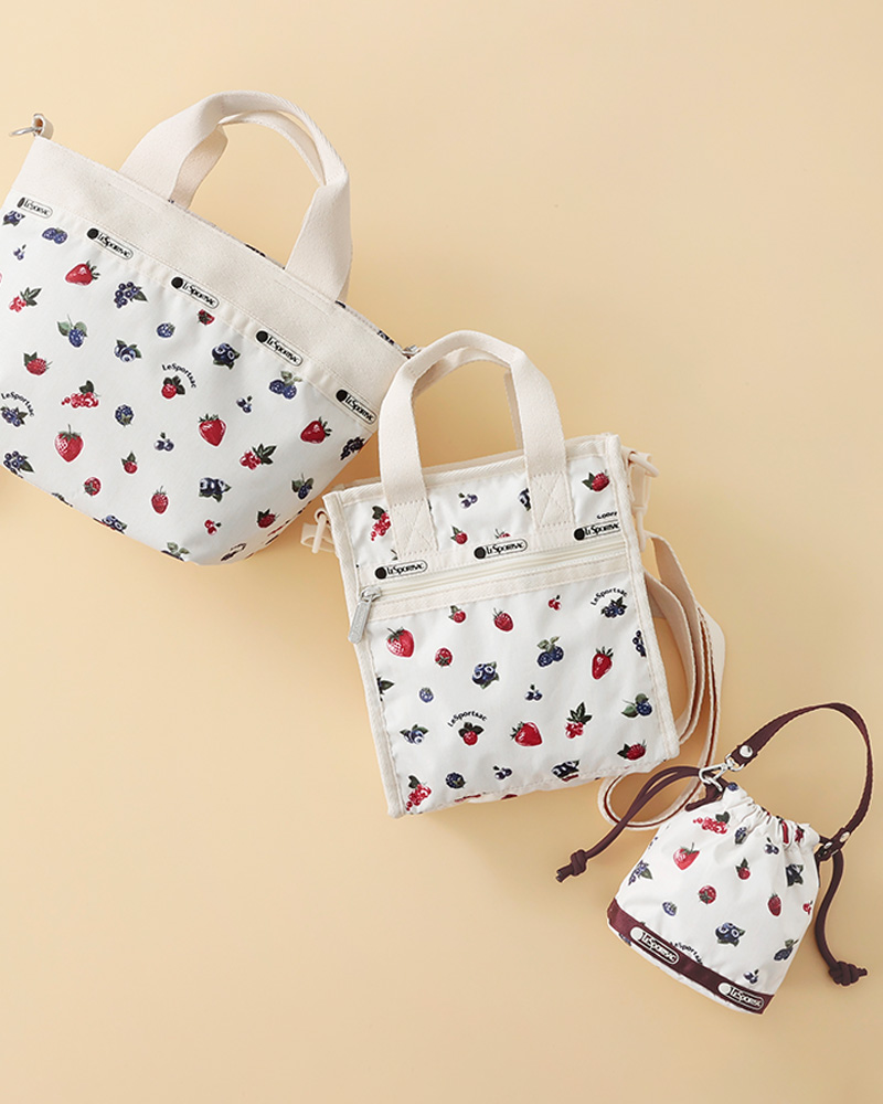 春らしいフレッシュなベリーを散りばめたプリント