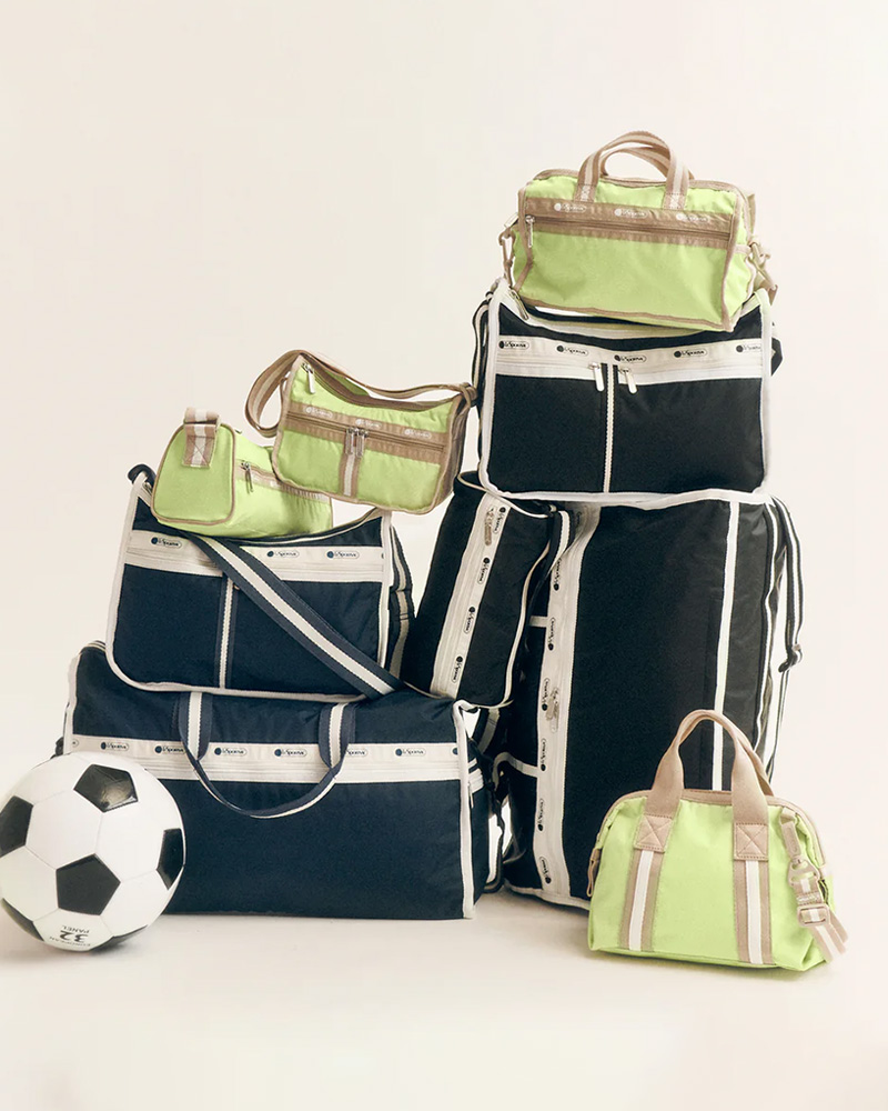 Spectator Collection ソリッドカラーにライン使いでアクセントを効かせたコレクション