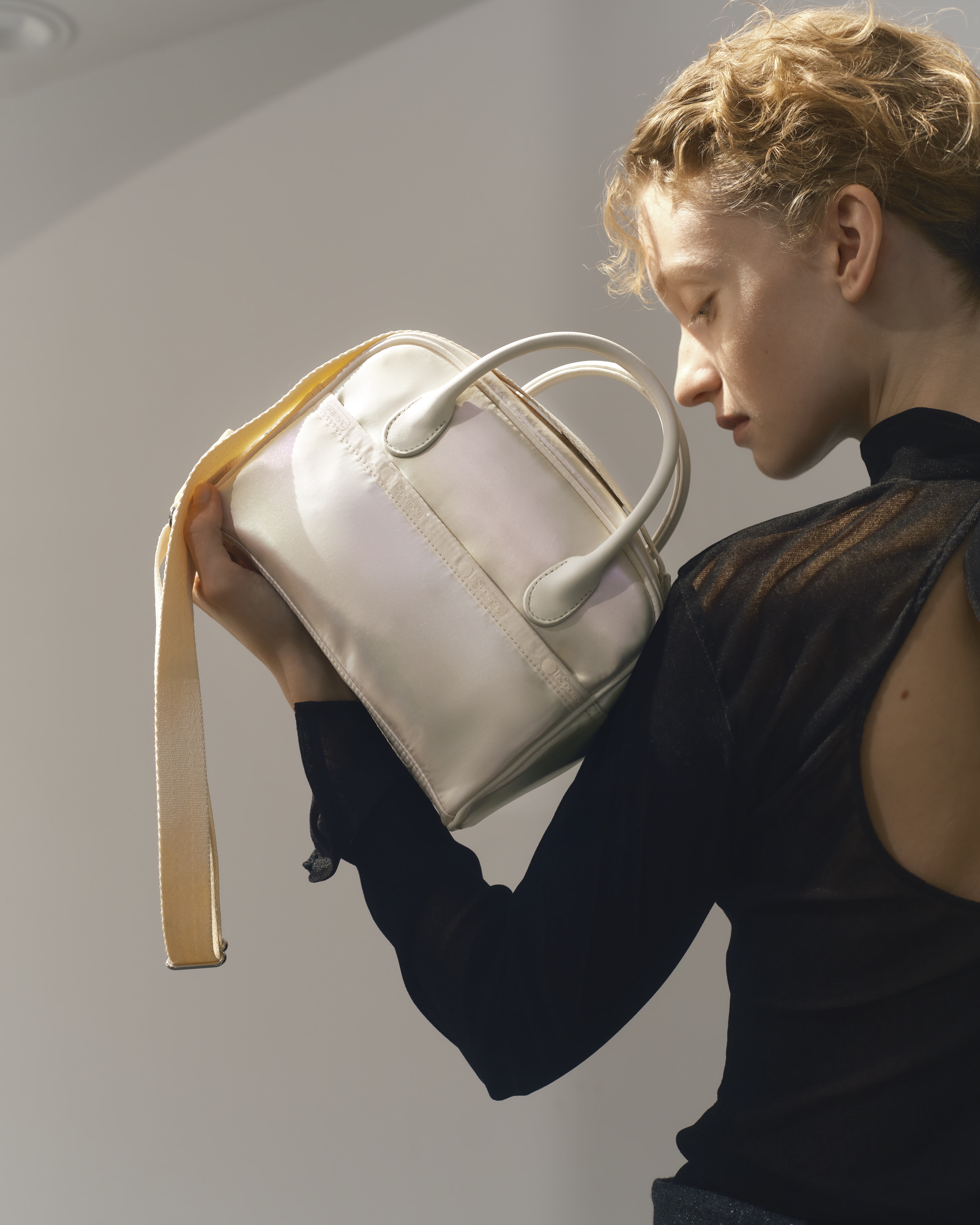 Squre TH Crossbody Pearl Shine