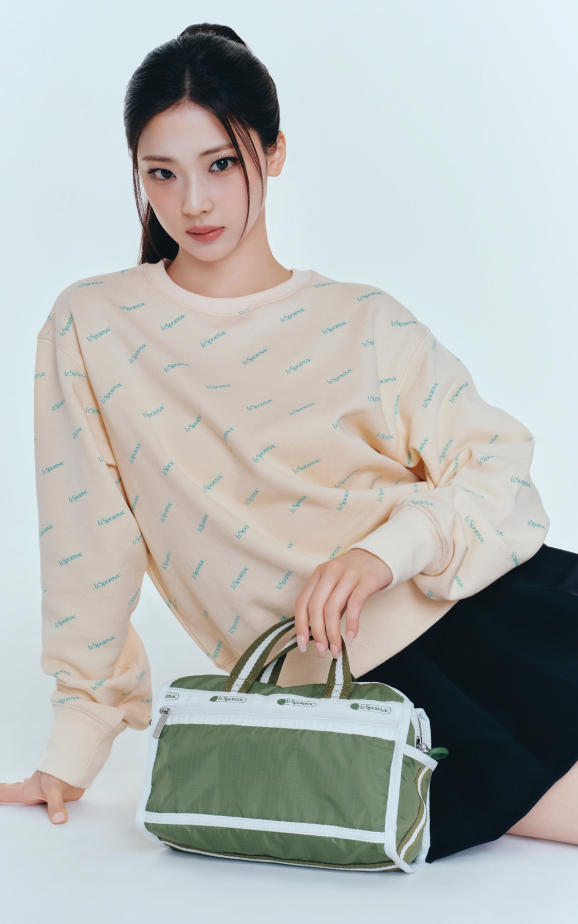 BBABYMONSTER × LeSportsac ビジュアル