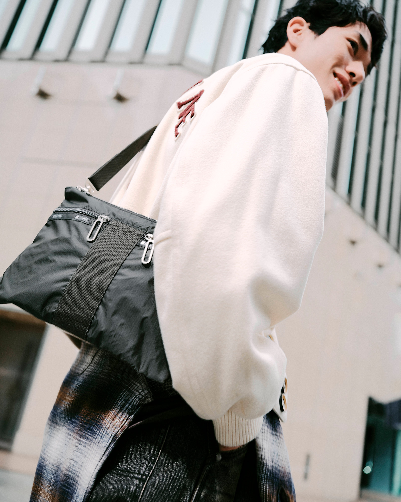 POUCH CROSSBODY