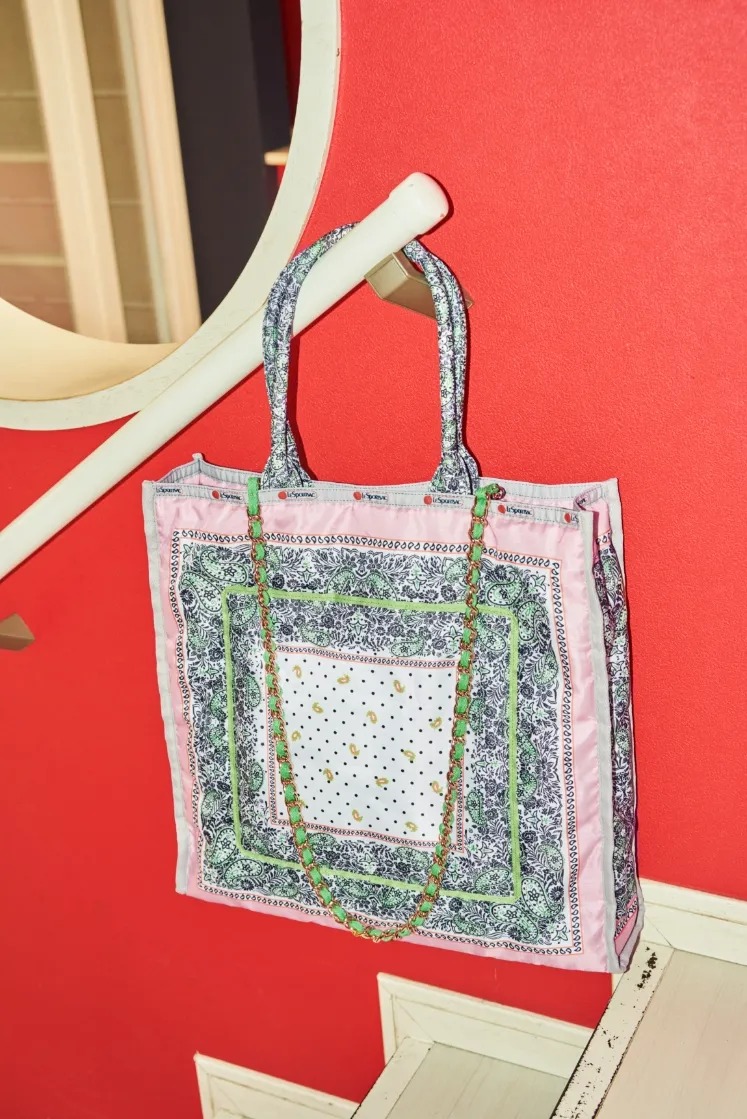 CHAIN TOTE